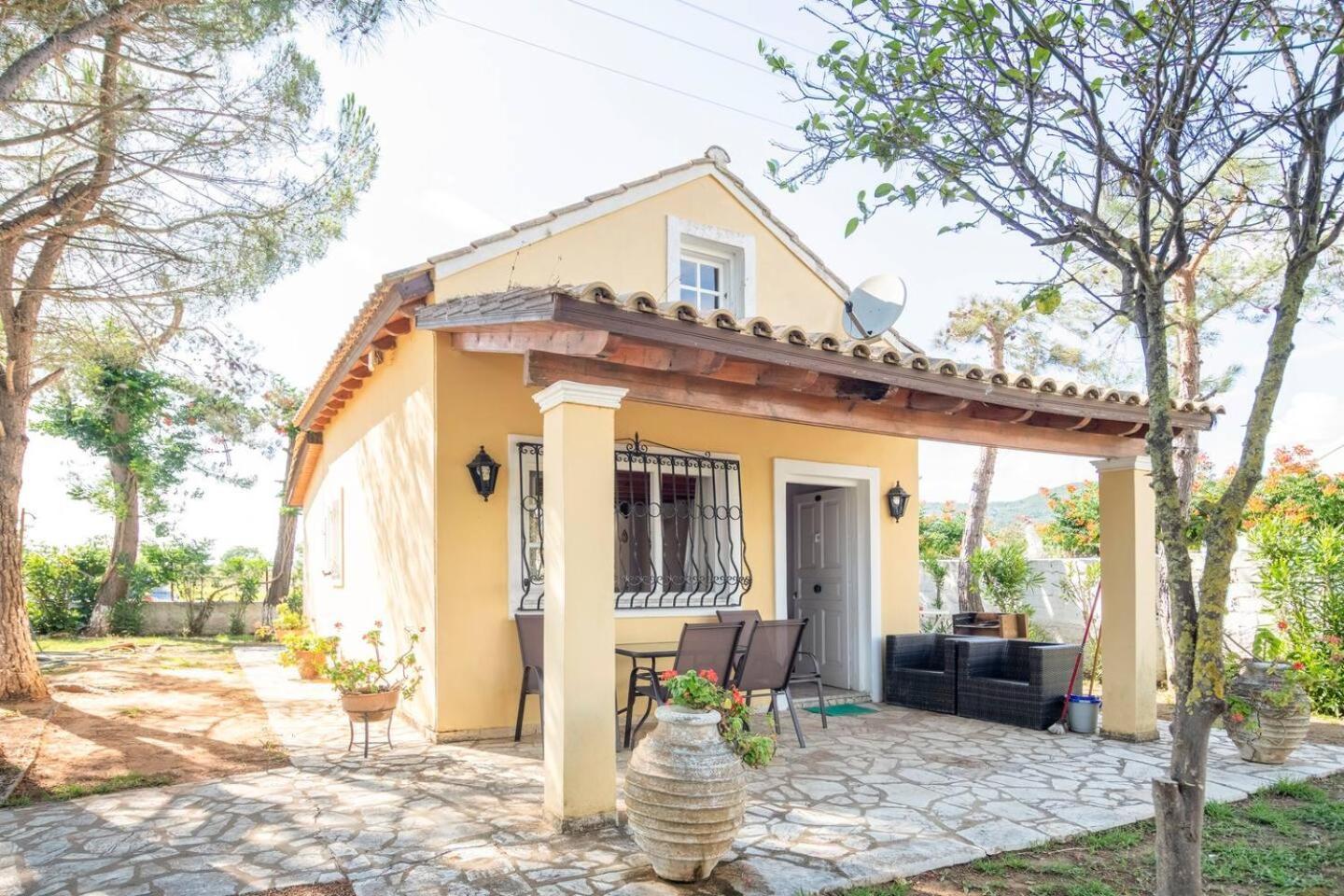 St. George Villa Ágios Geórgios Extérieur photo